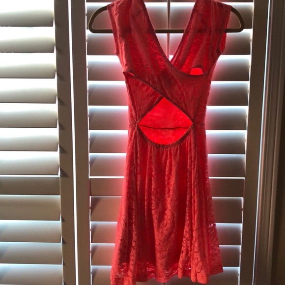 Pink Short Sleeve Floral Lace Dress - Picture 3 of 3